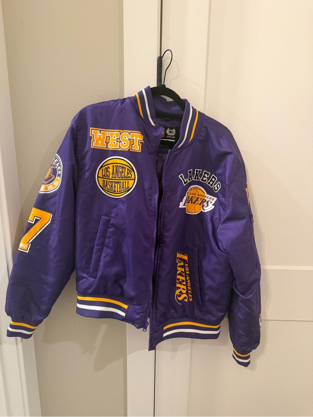 Los Angeles Lakers adult Unisex Purple Puffer Jacket with Team Graphics